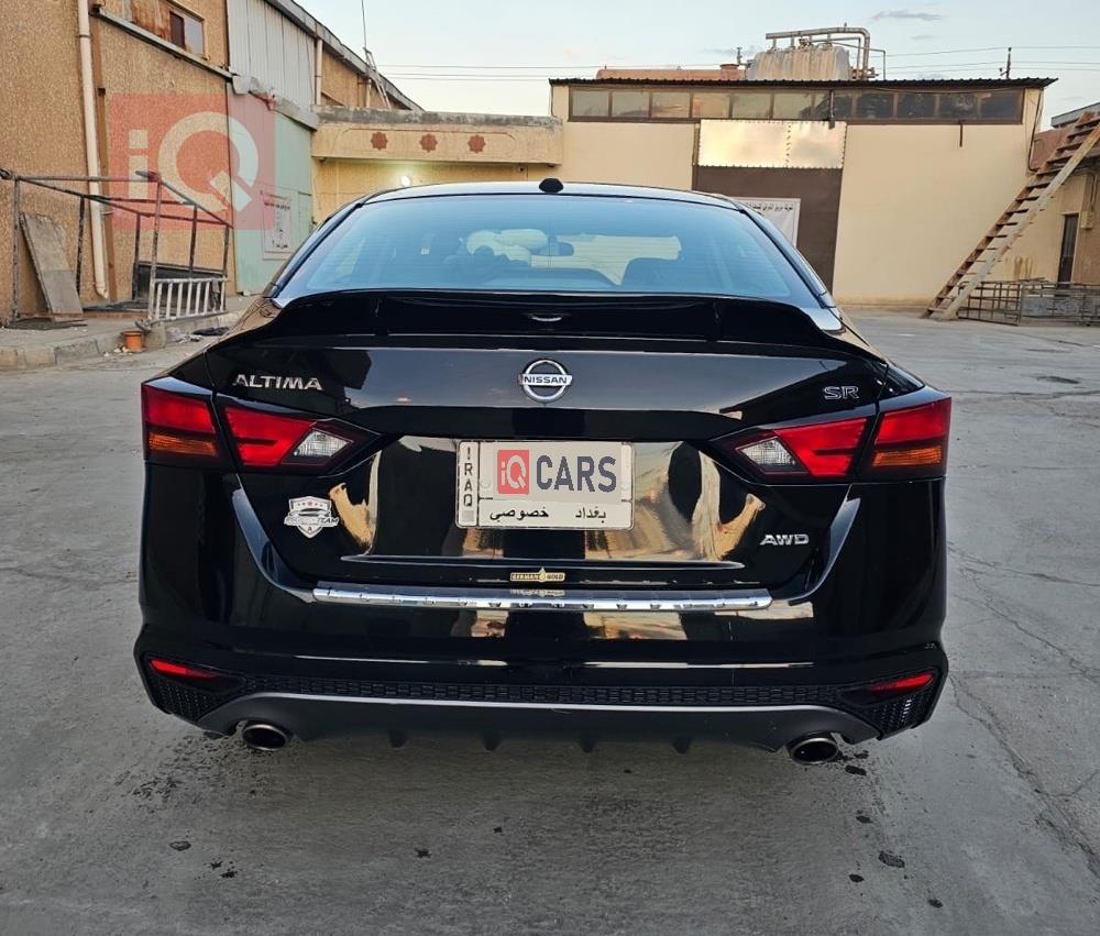 نيسان ألتيما